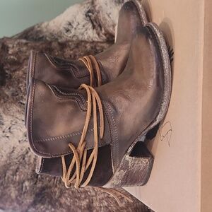 Freebird boots, Casey